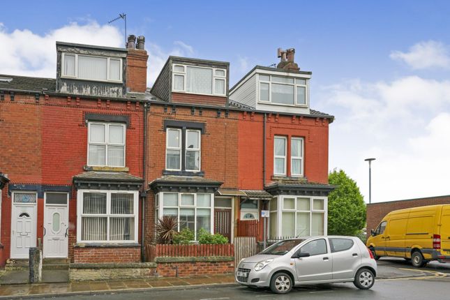 Thumbnail Terraced house for sale in Ruthven View, Leeds