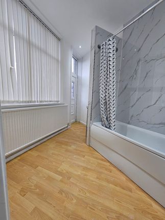 84, Manchester Road, Heywood photo 5