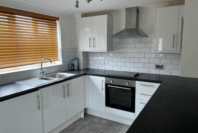 2 bed property to rent in Thistle Close, Thetford IP24