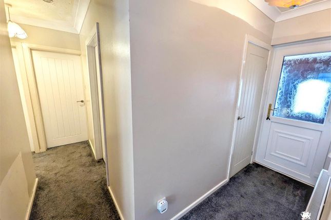 2 Pen Y Banc Bungalows, Llansaint, Kidwelly photo 3