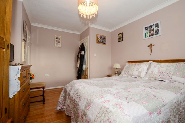 Halsey Place, Watford photo 5