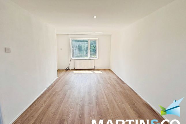 15, Atlee Avenue, Wakefield photo 3