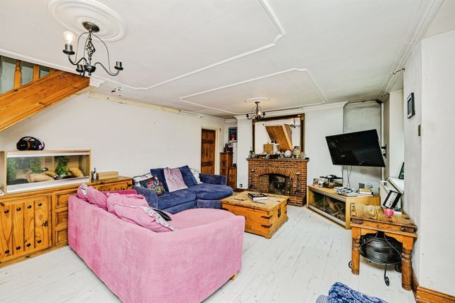 19, Felindre Road, Bridgend photo 2