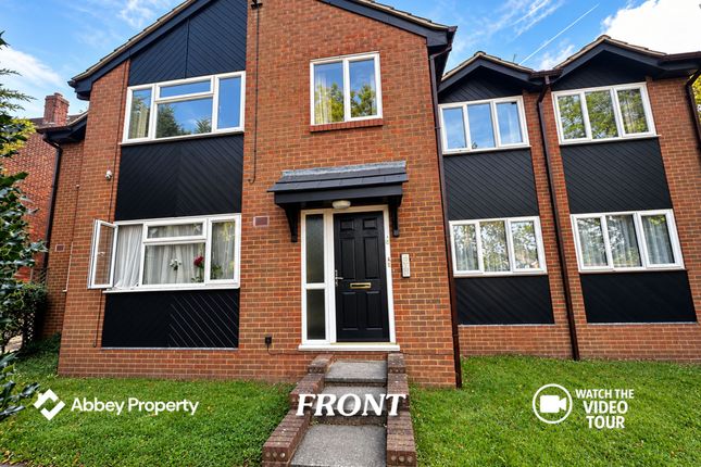 8 Beechwood Court, Luton photo 2