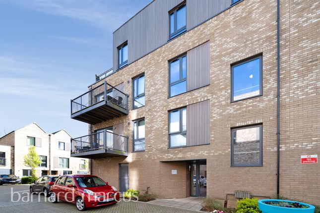 Flat for sale in Fisher Close, London