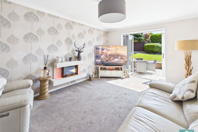 6, Sorrel Way, Oldham photo 2