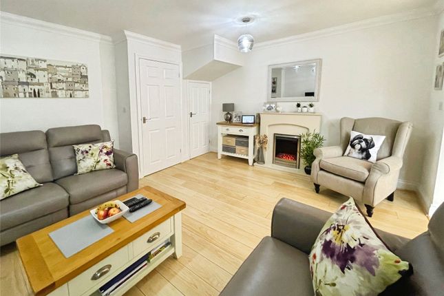 19, Alexander Mews, Harlow photo 2