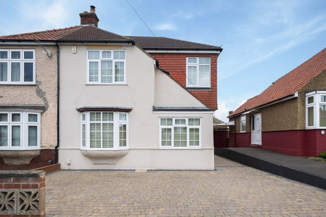 6 Gainsborough Avenue, Dartford, Kent photo 2