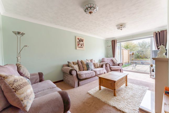 36 New North Road, Attleborough photo 3