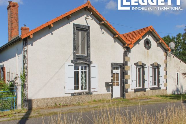 Thumbnail Villa for sale in Clessé, Deux-Sèvres, Nouvelle-Aquitaine