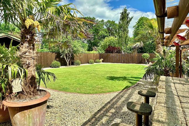 3 Laurel Cottage, Eastwood Park, Falfield photo 4