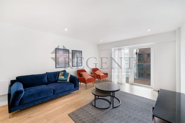 3, Flat 40, Caversham Road, London photo 2