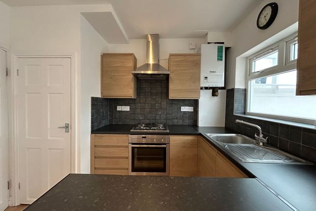 21, Federal Road, Greenford photo 4