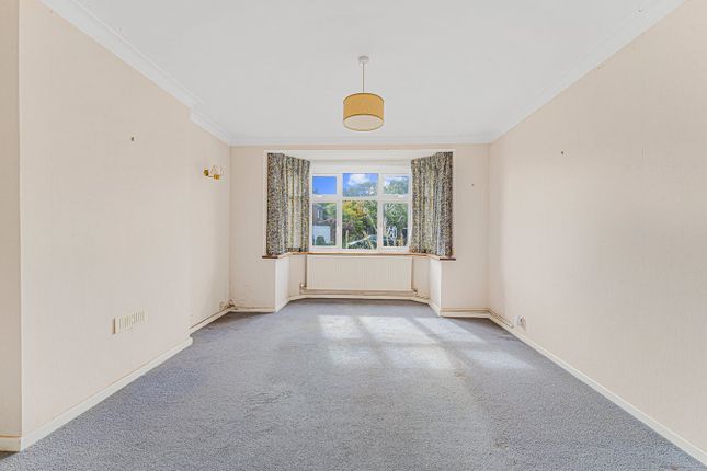 13, Cleveland Drive, Staines-upon-Thames photo 4