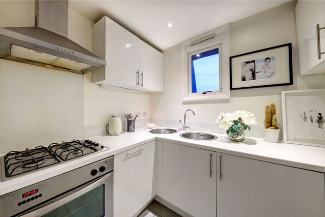 Flat 6, 2, Gloucester Gate, London photo 3
