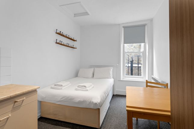 Studio to rent in Pembridge Villas, London