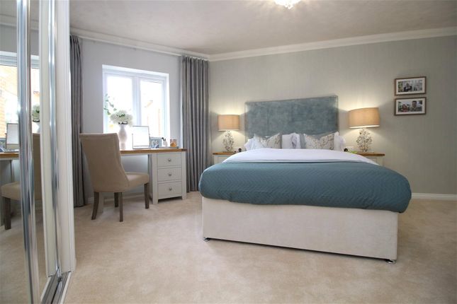 Flat for sale in North Close, Lymington