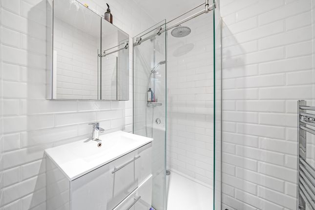 47b, Handforth Road, London photo 5