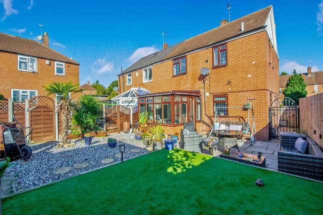 21, Whincover Drive, Leeds photo 4