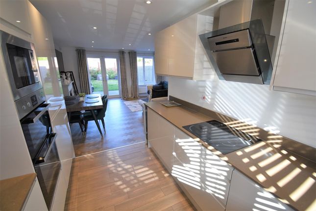 123, Blackthorn Drive, Huddersfield photo 4