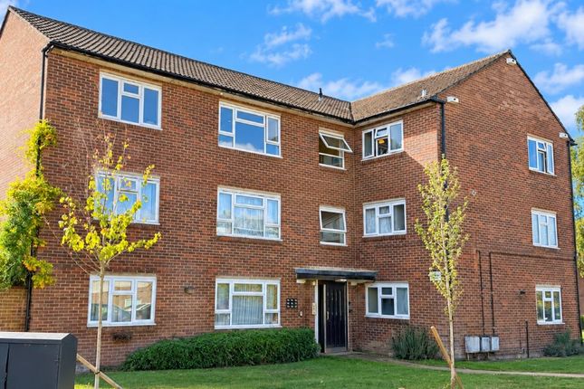1-bed flat on 82, Tower Road, Ware, £95,000