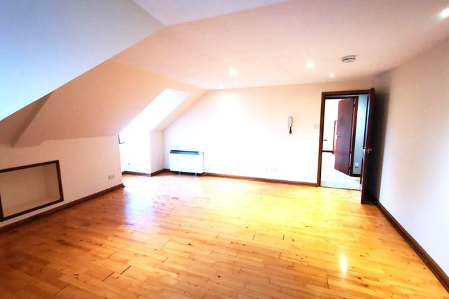 Braemar Gardens, Broughty Ferry, Dundee, DD5 3TE, Dundee photo 3