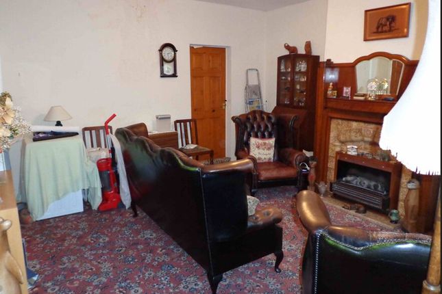 81, Cog Lane Burnley photo 3
