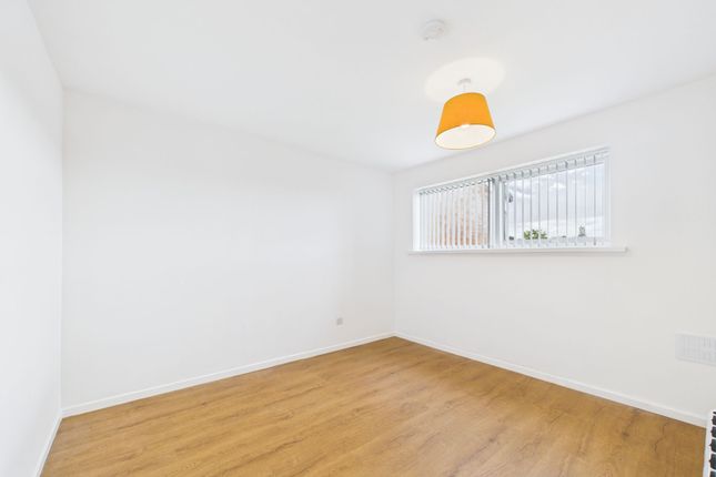 16 Tintern Avenue, Manchester photo 4