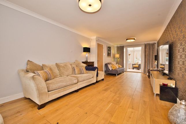 23, Ashwood Drive, YEOVIL photo 3