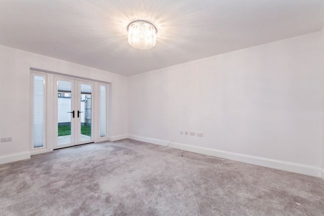 102, Tithebarn Way, Exeter photo 2