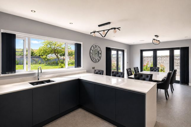 29, West Yelland, Devon photo 3
