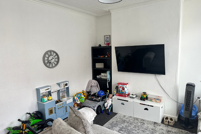 2, Cowper Street, Middleton photo 3