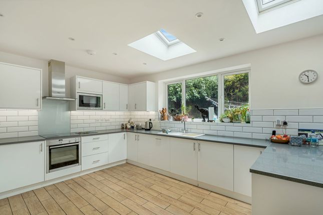 28 Carlisle Road, Sutton photo 3