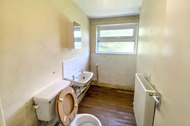 24 Kent End, Swindon photo 5