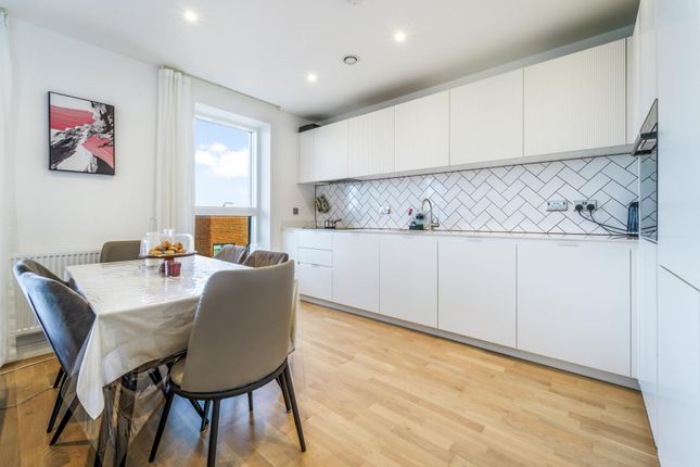 48 Sibley House, 1 Cedrus Avenue, Southall photo 2