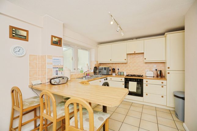 28 Min Y Mor,, Victoria Parade, Gwynedd photo 2