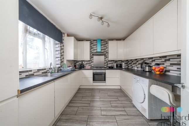 Thumbnail Terraced house for sale in Ingleway, North Finchley, London