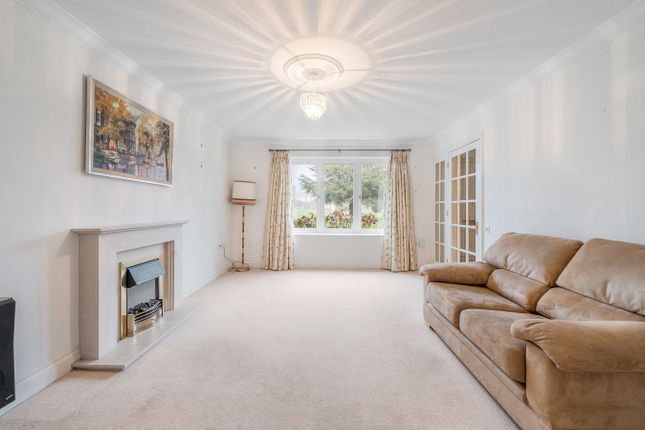 3, Stuart Court, Minchinhampton photo 2