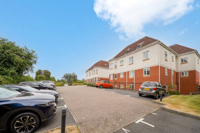 Flat 2, Ambleside House, 4, Gibbs Green, Edgware photo 3
