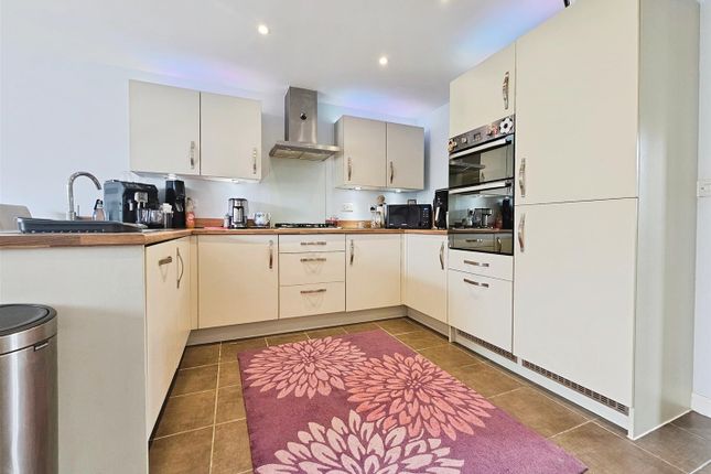 66, Geneva Way, Biddulph photo 4