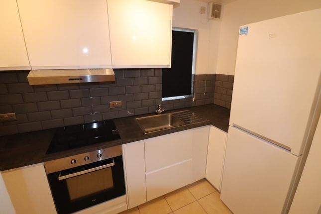 15, Basildon photo 5