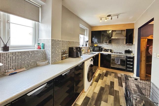 29, Beckside, Halifax photo 5