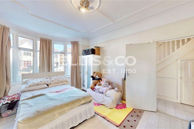 33, Scarle Road, Wembley photo 2