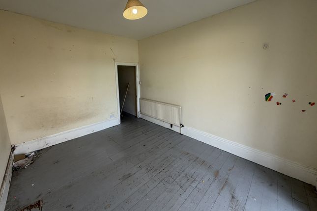 171 & 171A, Ilford photo 5