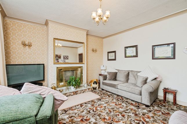 27, Dobb Brow Road, Bolton photo 3