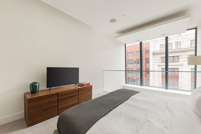 Flat to rent in North Row, Mayfair, London