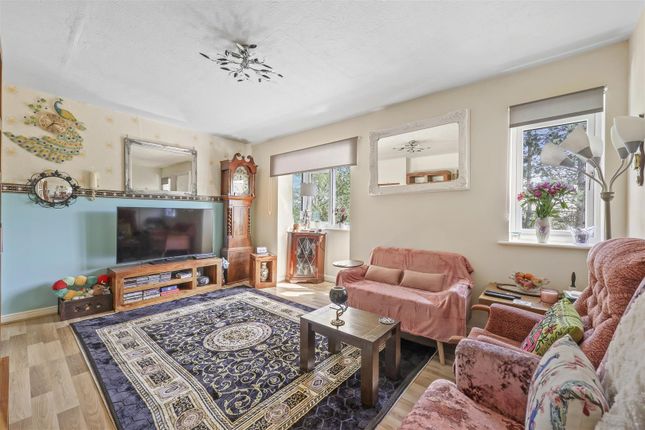 176, Woodland Grove, Epping photo 4