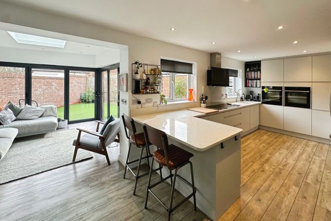 40, Hazledine Way, Bridgnorth photo 2