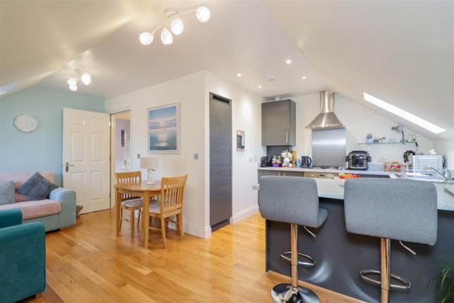 8, Cadogan Place, North Heath Lane, Horsham photo 2
