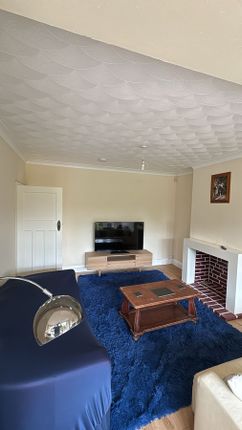 37, Winser Drive, Reading photo 4
